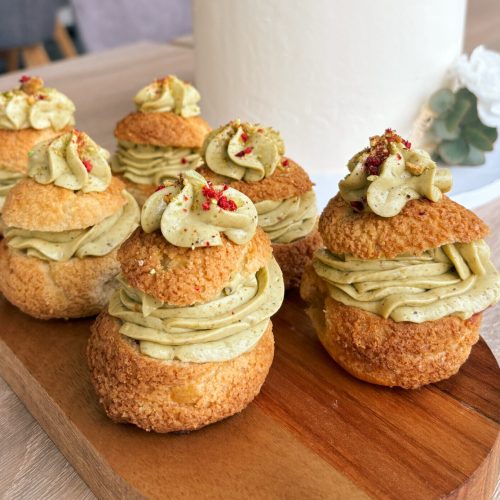 ptysie z kremem pistacjowym